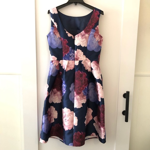 New Chi Chi London Floral Navy Dress 10 - Picture 2 of 14